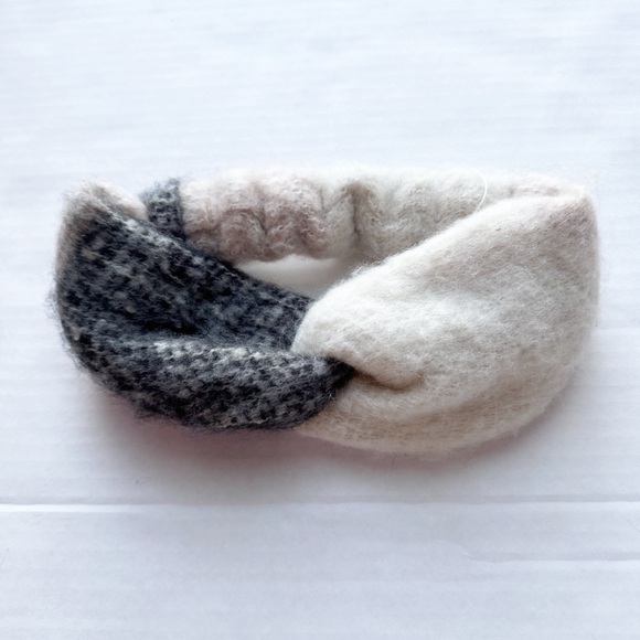 Urban Outfitters Gabby Twist Knit Headband In White & Grey NWT - Picture 3 of 9